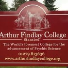 Arthur Findlay College, Stansted Hall é uma faculdade do Espiritismo e das ciências psíquicas localizada na Inglaterra .