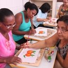 Oficina: Pintura de pano de prato (Angela Vidigal).