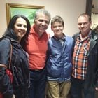 Família de Luxemburgo que foi para assistir ao trabalho em Orly. O filho, Sam, tem 14 anos e fala 5 idiomas.